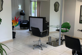 Salon de coiffure À vendre fonds de commerce murs à reprendre - Pays du Montmorillonnais (86)